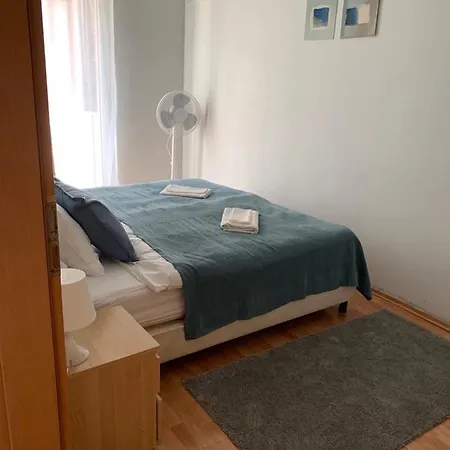 Hi Downtown A12 Apartmán